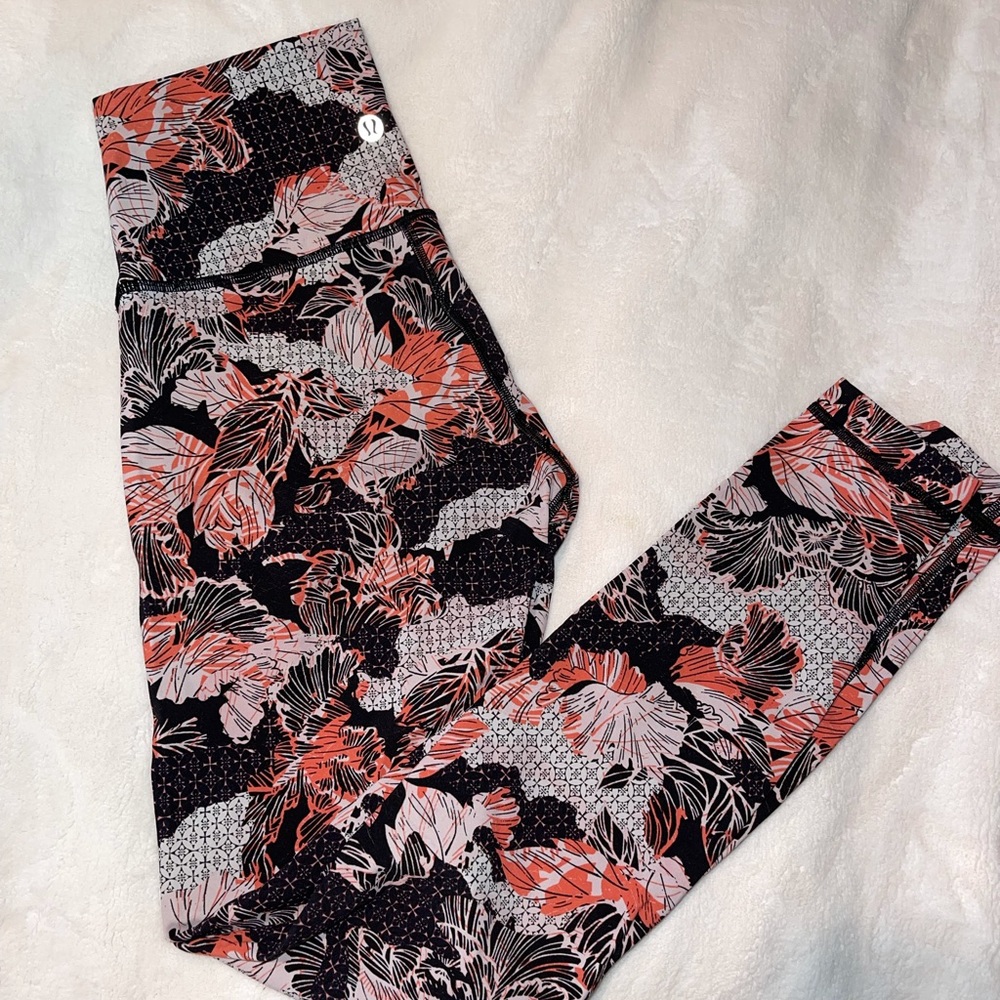 EUC Lululemon Wunder Under Lunar New Year Limited Edition Artisan Spring Size 4